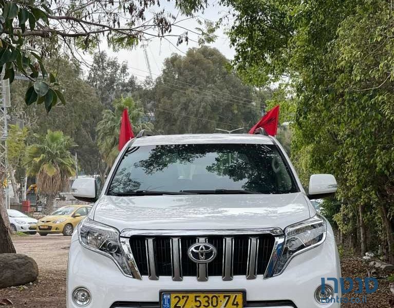 2011' Toyota Land Cruiser טויוטה לנד קרוזר photo #1