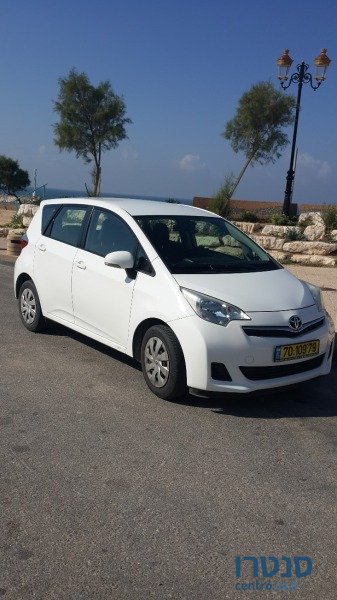 2012' Toyota Verso photo #1