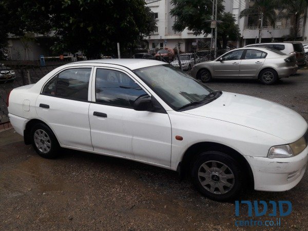 2000' Mitsubishi Lancer photo #1