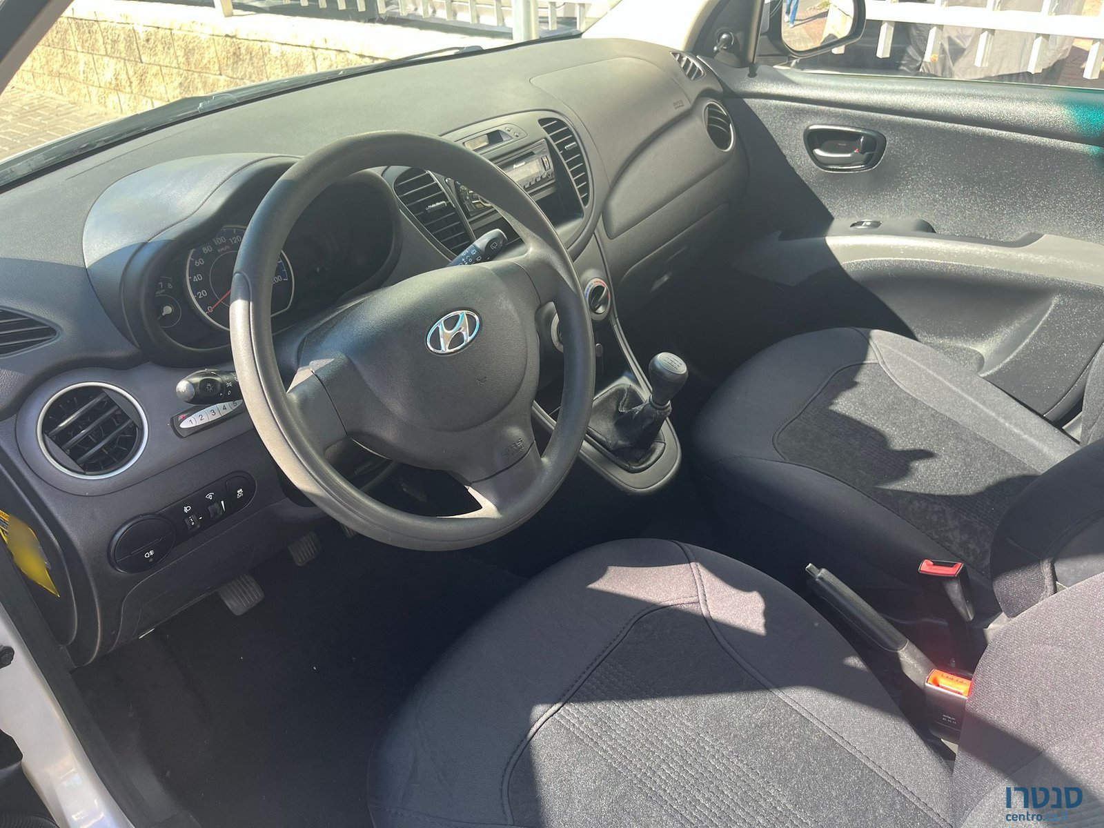 2012' Hyundai i10 photo #3