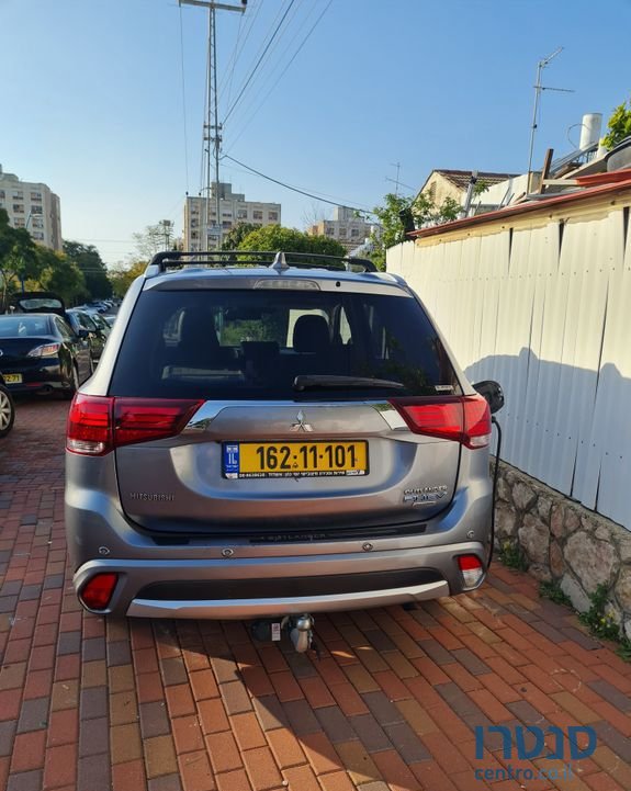 2017' Mitsubishi Outlander מיצובישי אאוטלנדר photo #3
