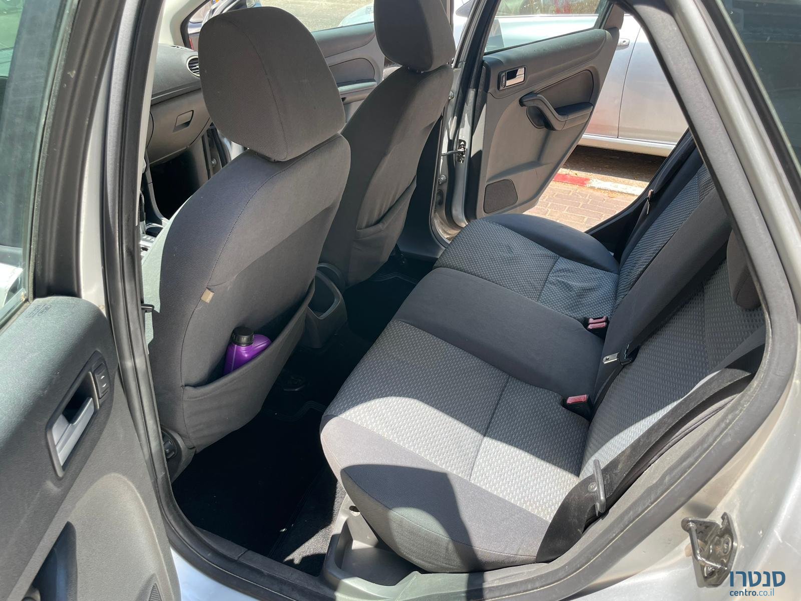 2009' Ford Focus photo #1