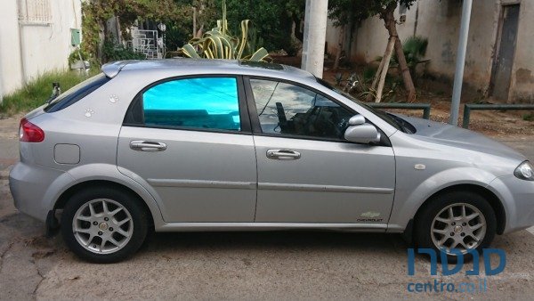 2008' Chevrolet Optra photo #1