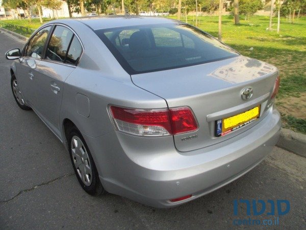 2009' Toyota Avensis photo #2