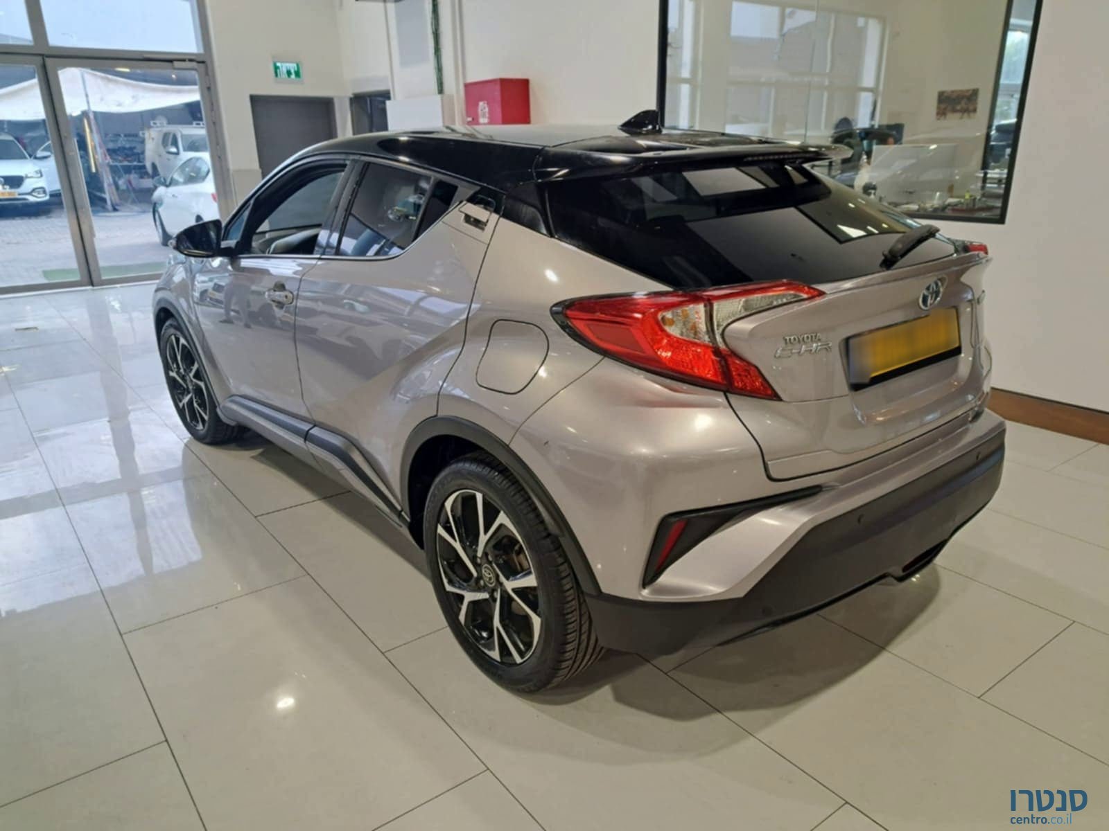 2017' Toyota C-HR photo #4