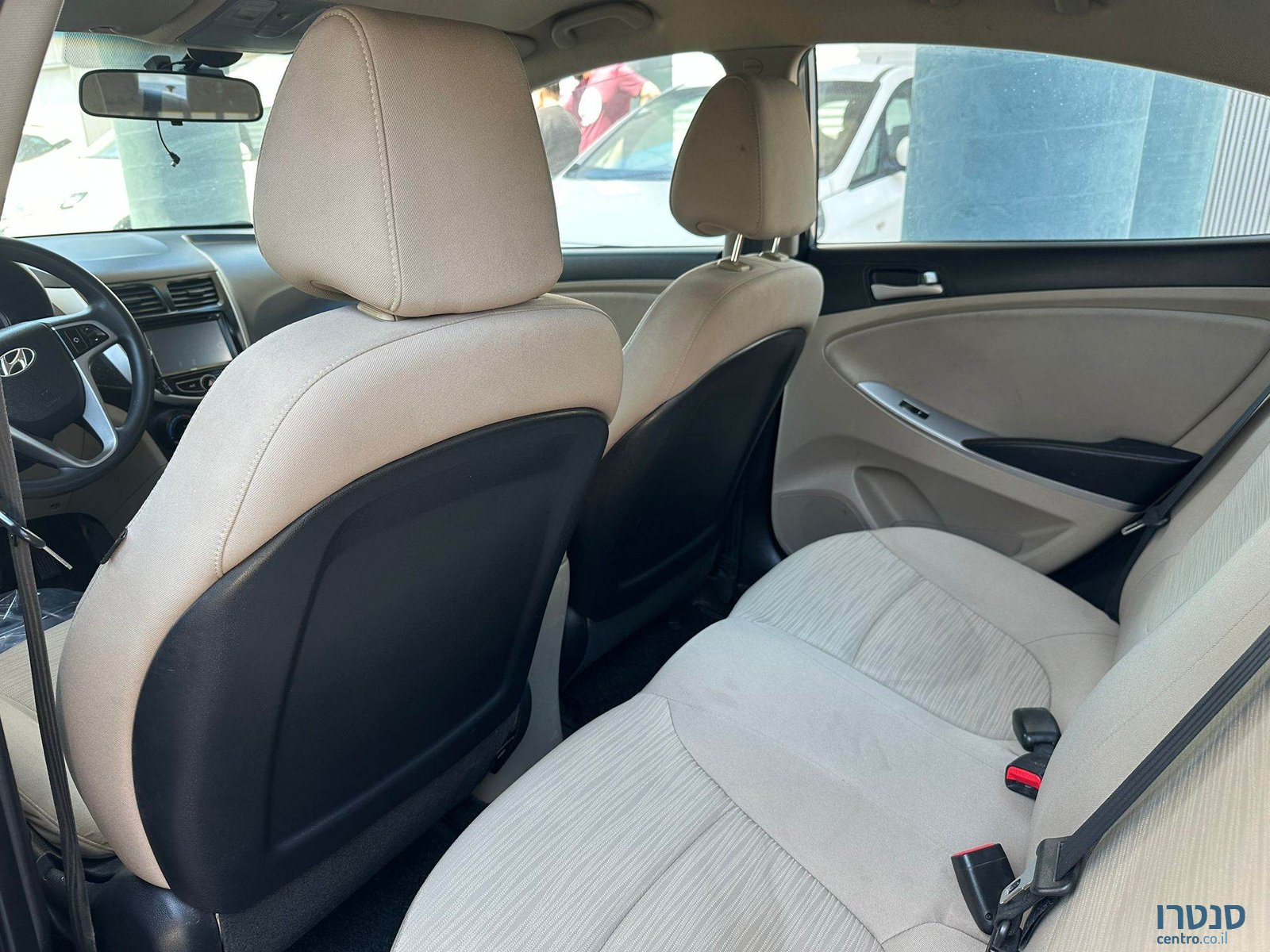 2016' Hyundai i25 photo #6