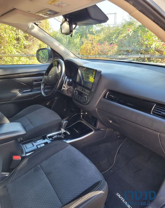 2018' Mitsubishi Outlander מיצובישי אאוטלנדר photo #3