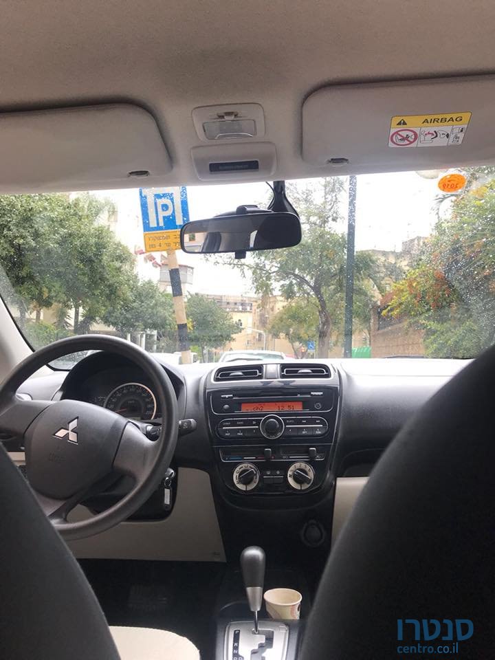 2013' Mitsubishi Space Star photo #2