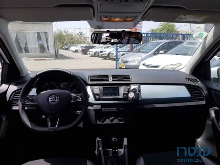 2016' Skoda Fabia photo #3