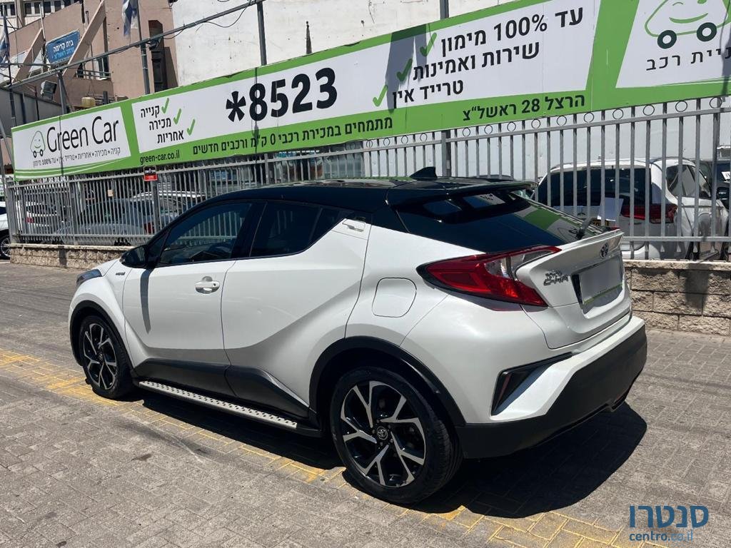 2017' Toyota C-HR photo #4