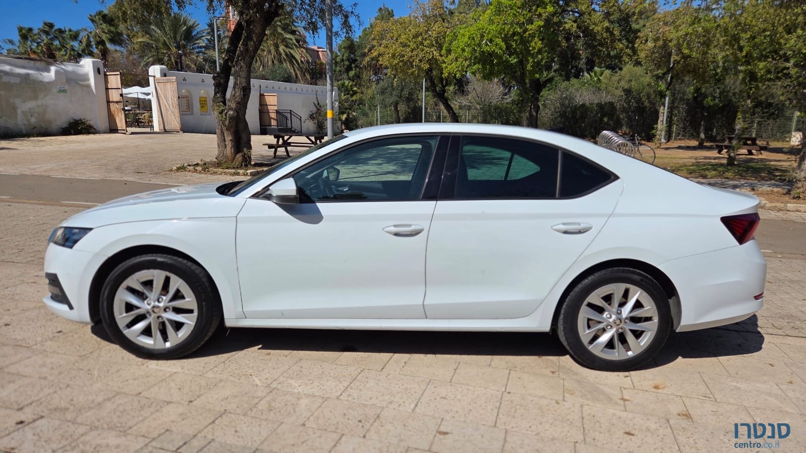 2022' Skoda Octavia Ambition photo #6