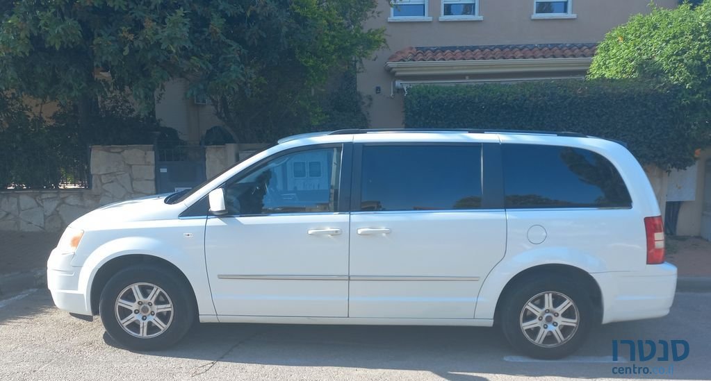 2011' Chrysler Grand Voyager קרייזלר גראנד וויאג'ר photo #4