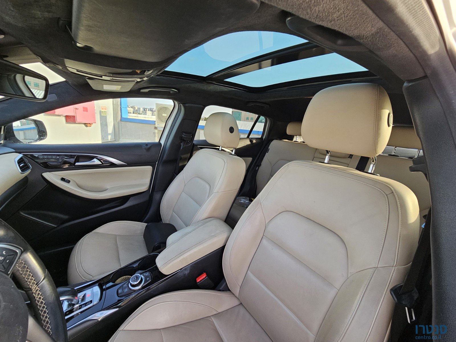 2019' Infiniti QX30 4×4 photo #6