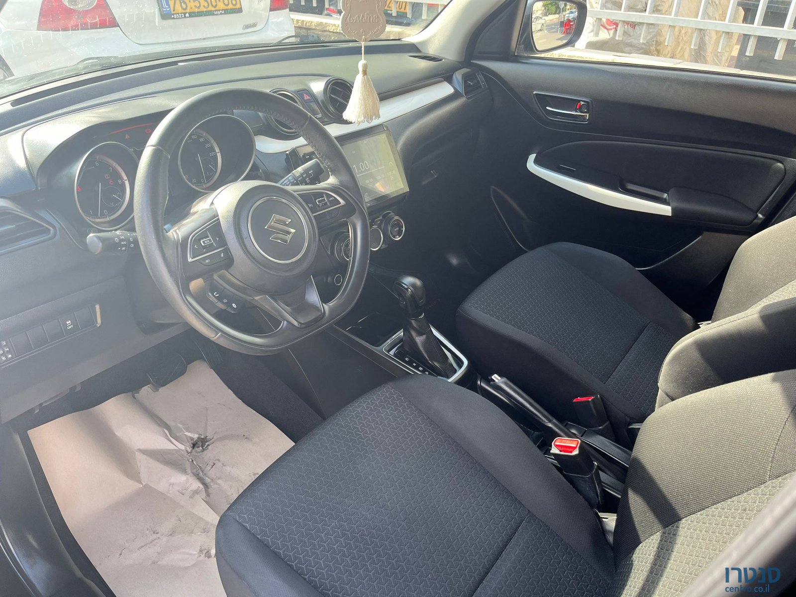 2020' Suzuki Swift GLX photo #5