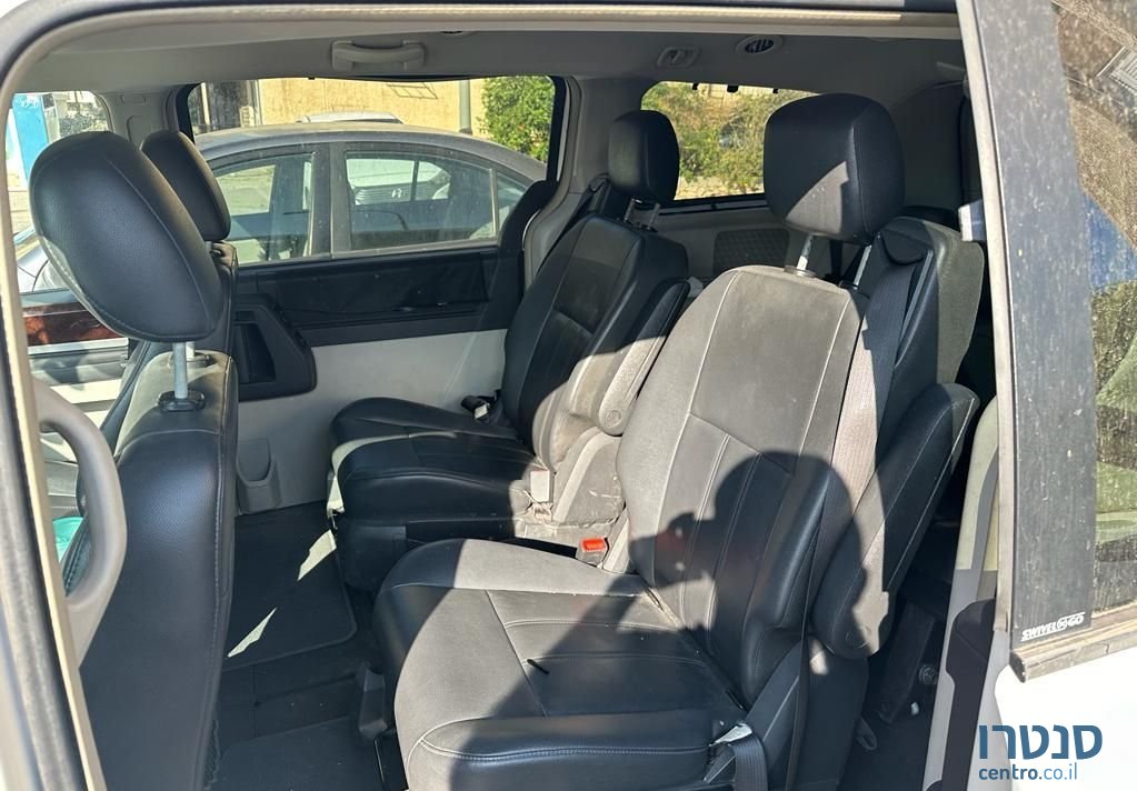 2010' Chrysler Grand Voyager קרייזלר גראנד וויאג'ר photo #6