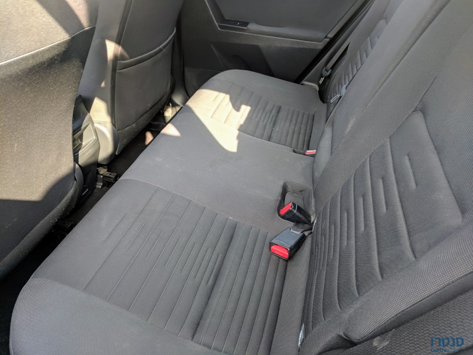 2015' Toyota Auris photo #6