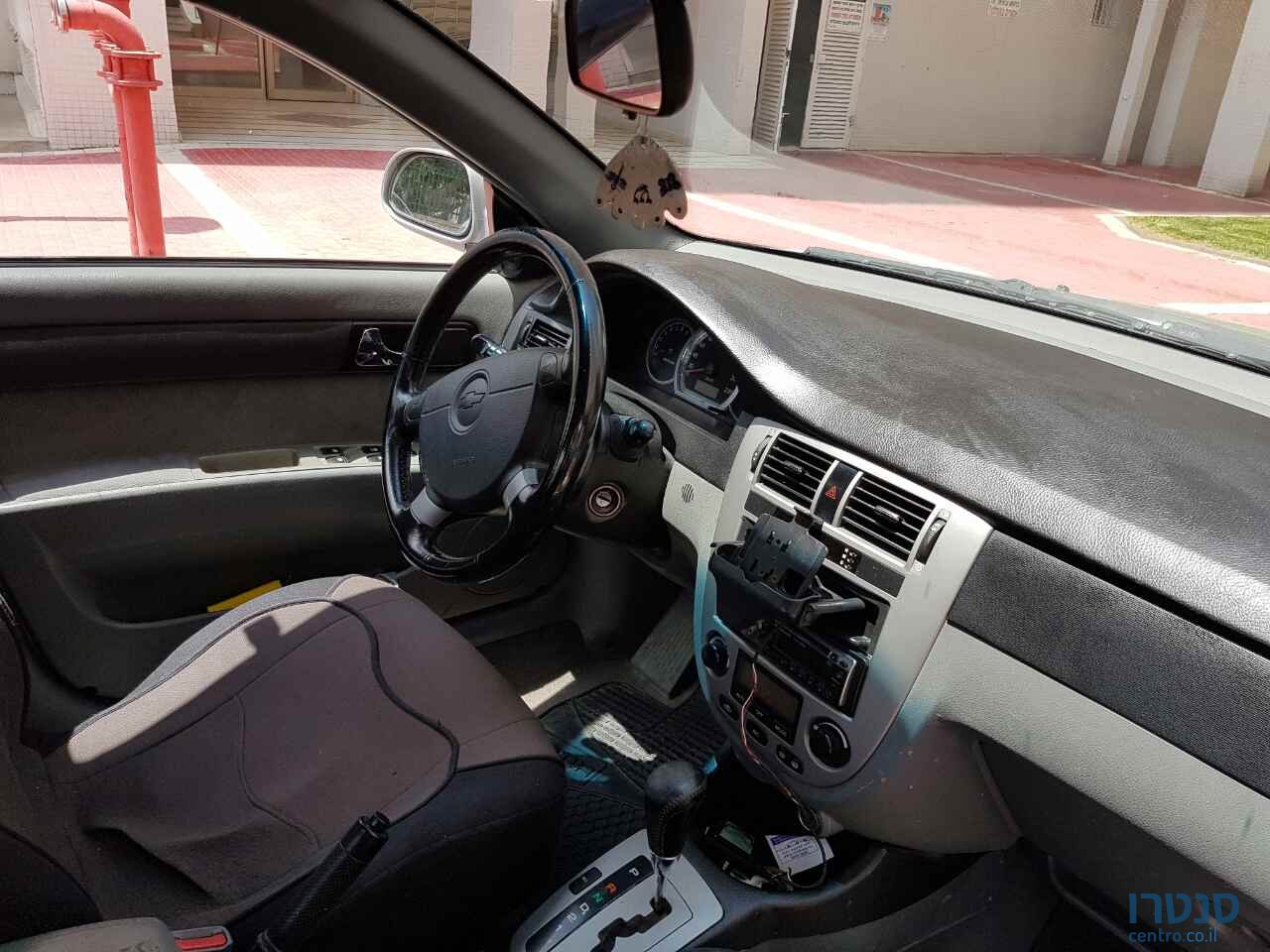 2008' Chevrolet Optra photo #2