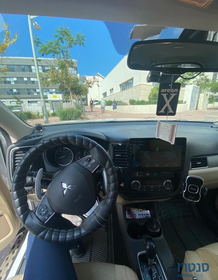 2017' Mitsubishi Outlander מיצובישי אאוטלנדר photo #3