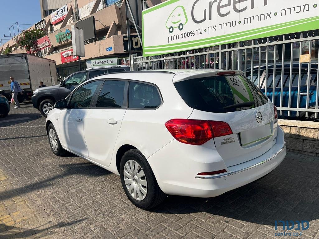 2017' Opel Astra photo #4