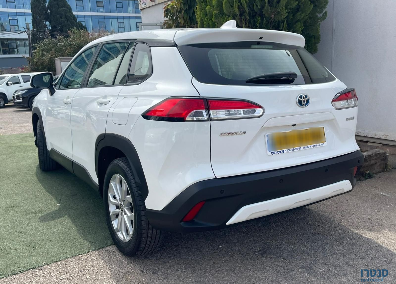 2023' Toyota Corolla Cross טויוטה קורולה קרוס photo #3