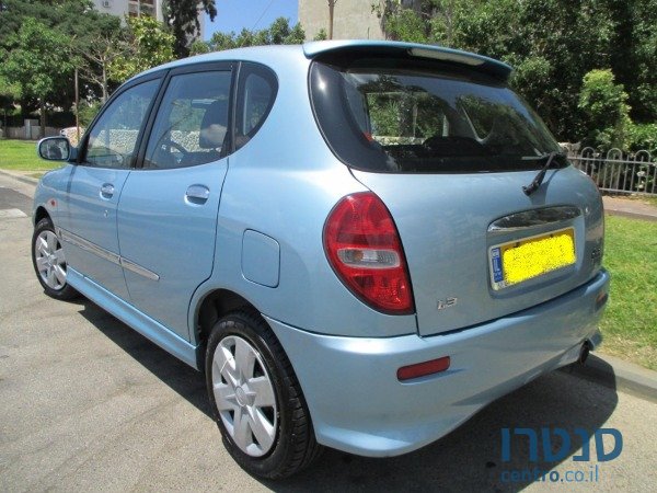 2004' Daihatsu Sirion photo #3