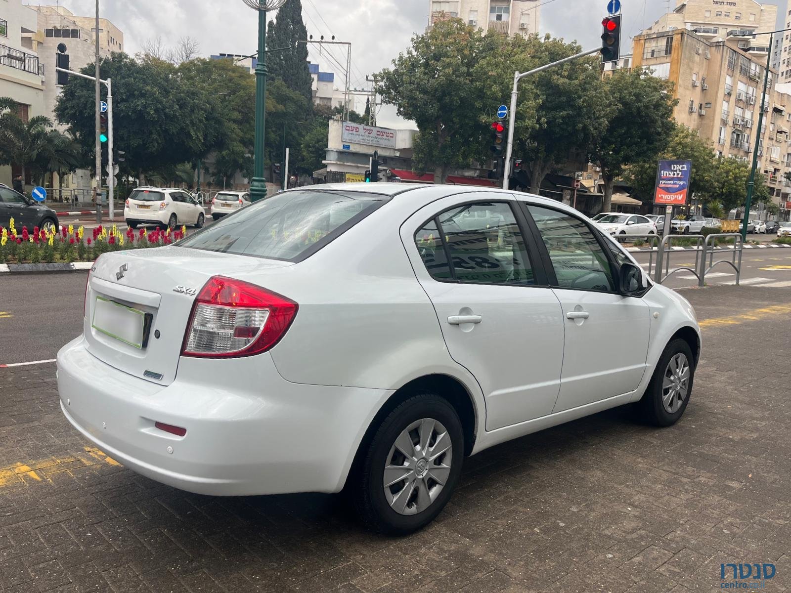 2011' Suzuki SX4 photo #6