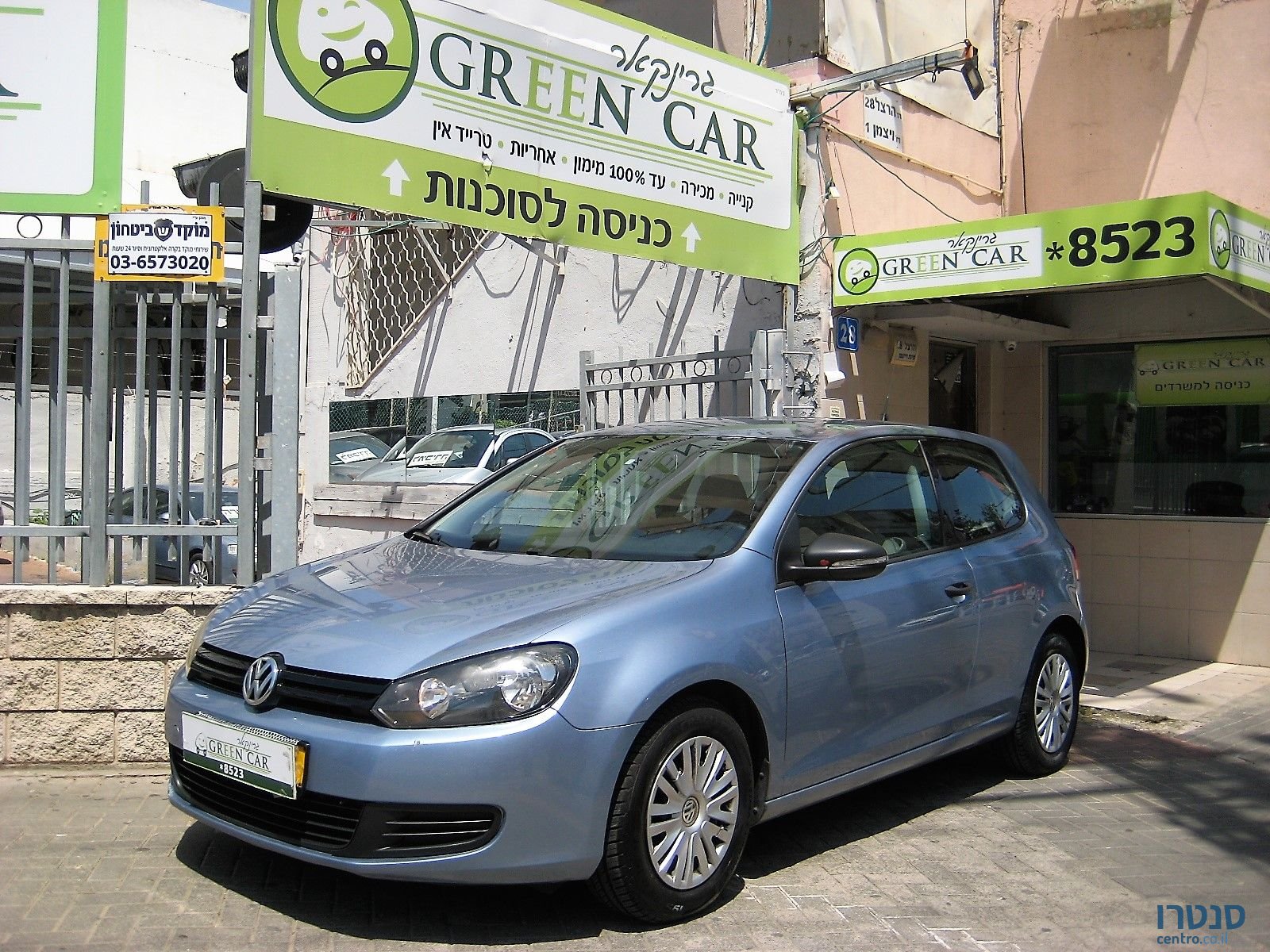 2011' Volkswagen Golf photo #2