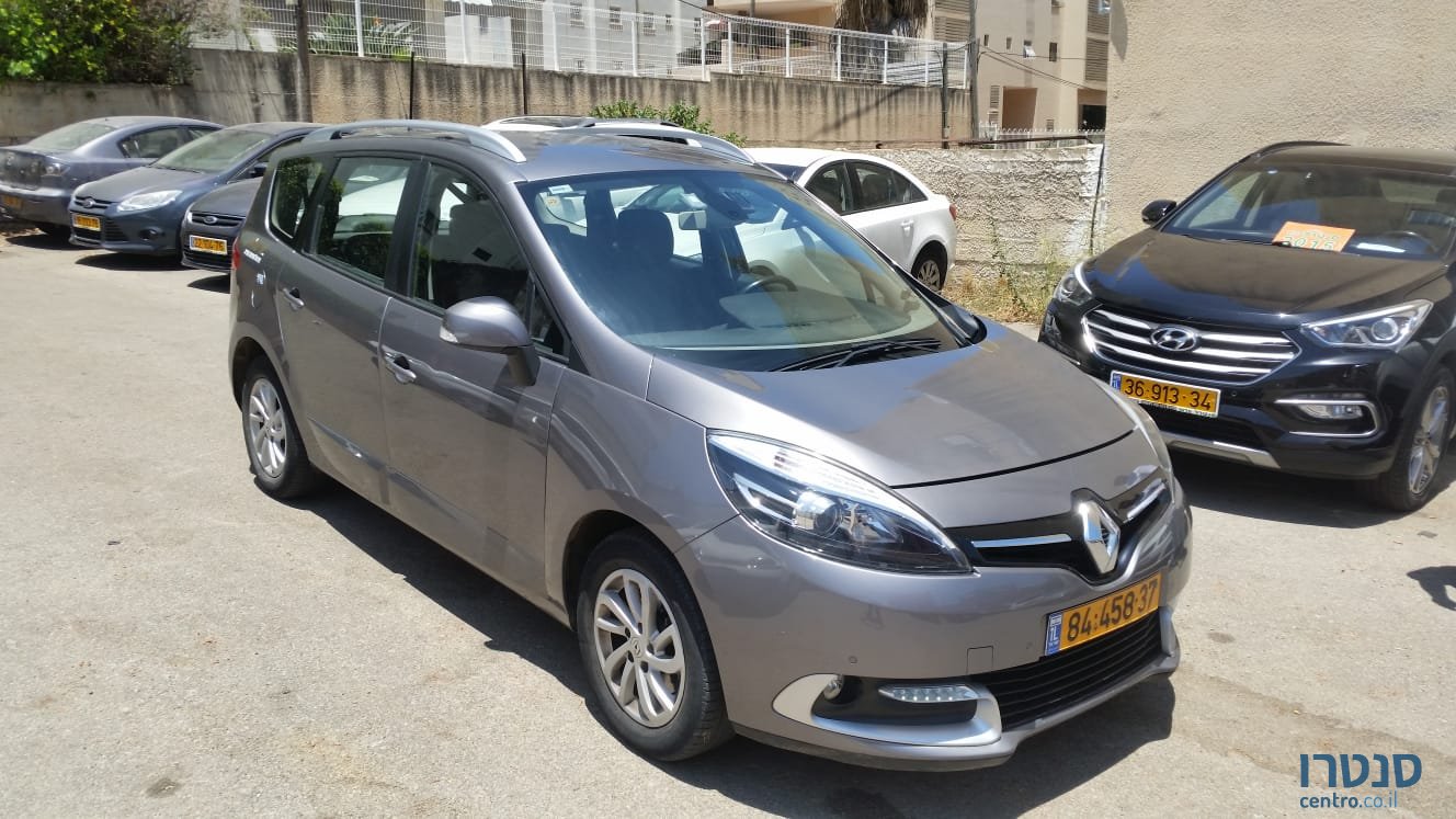 2015' Renault Scenic photo #2
