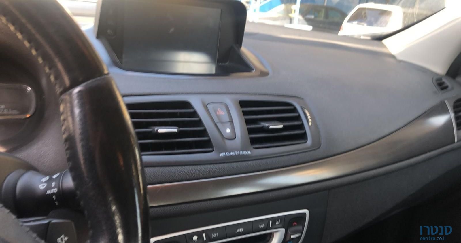 2015' Renault Megane רנו מגאן photo #3