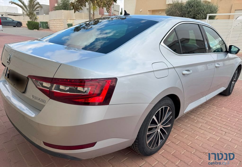 2019' Skoda Superb סקודה סופרב photo #2