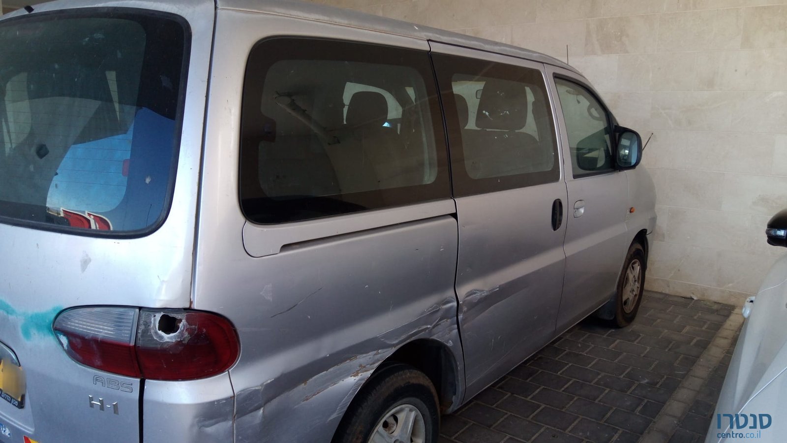 2002' Hyundai H-1 photo #2