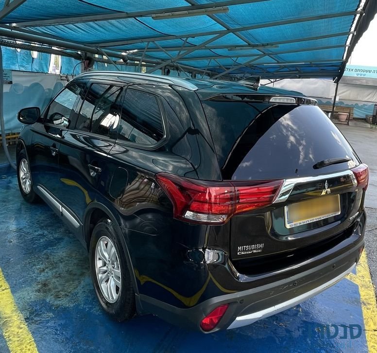 2017' Mitsubishi Outlander מיצובישי אאוטלנדר photo #2