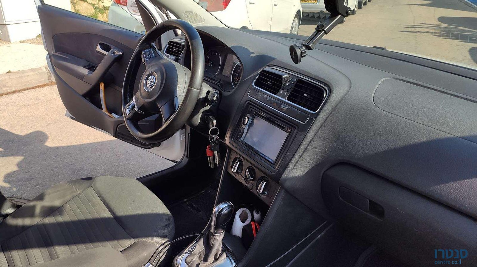 2011' Volkswagen Polo פולקסווגן פולו photo #1