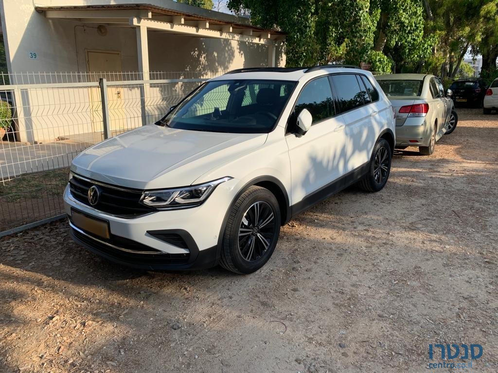 2021' Volkswagen Tiguan photo #1