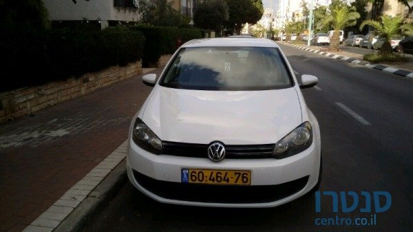2011' Volkswagen Golf photo #4