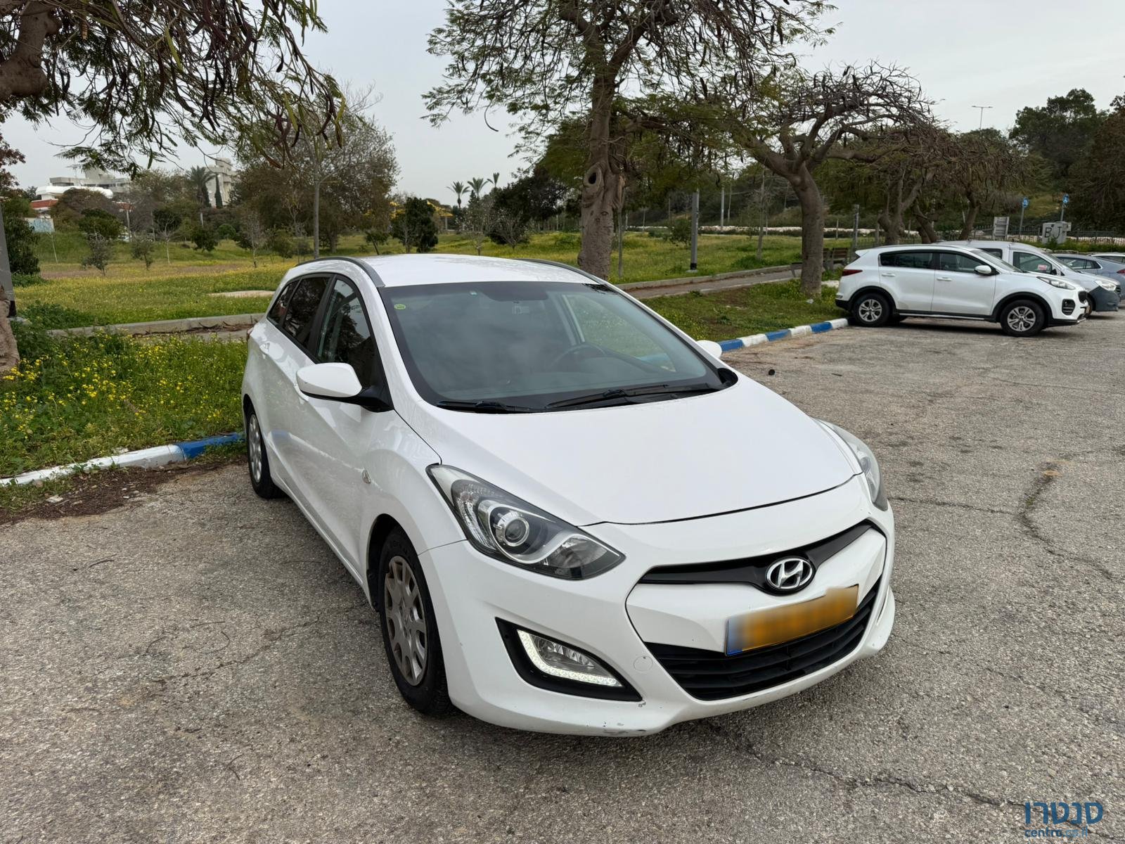 2014' Hyundai i30 CW photo #3