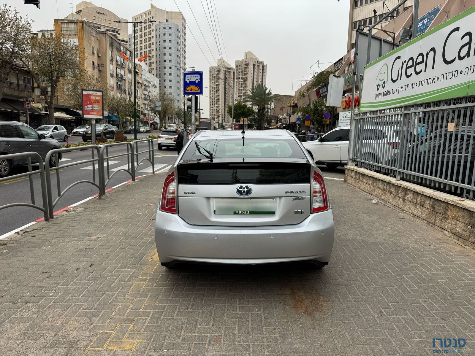 2013' Toyota Prius photo #5