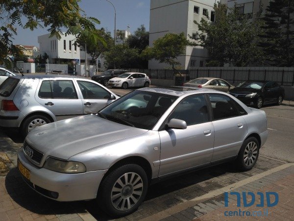 2001' Audi A4 photo #1