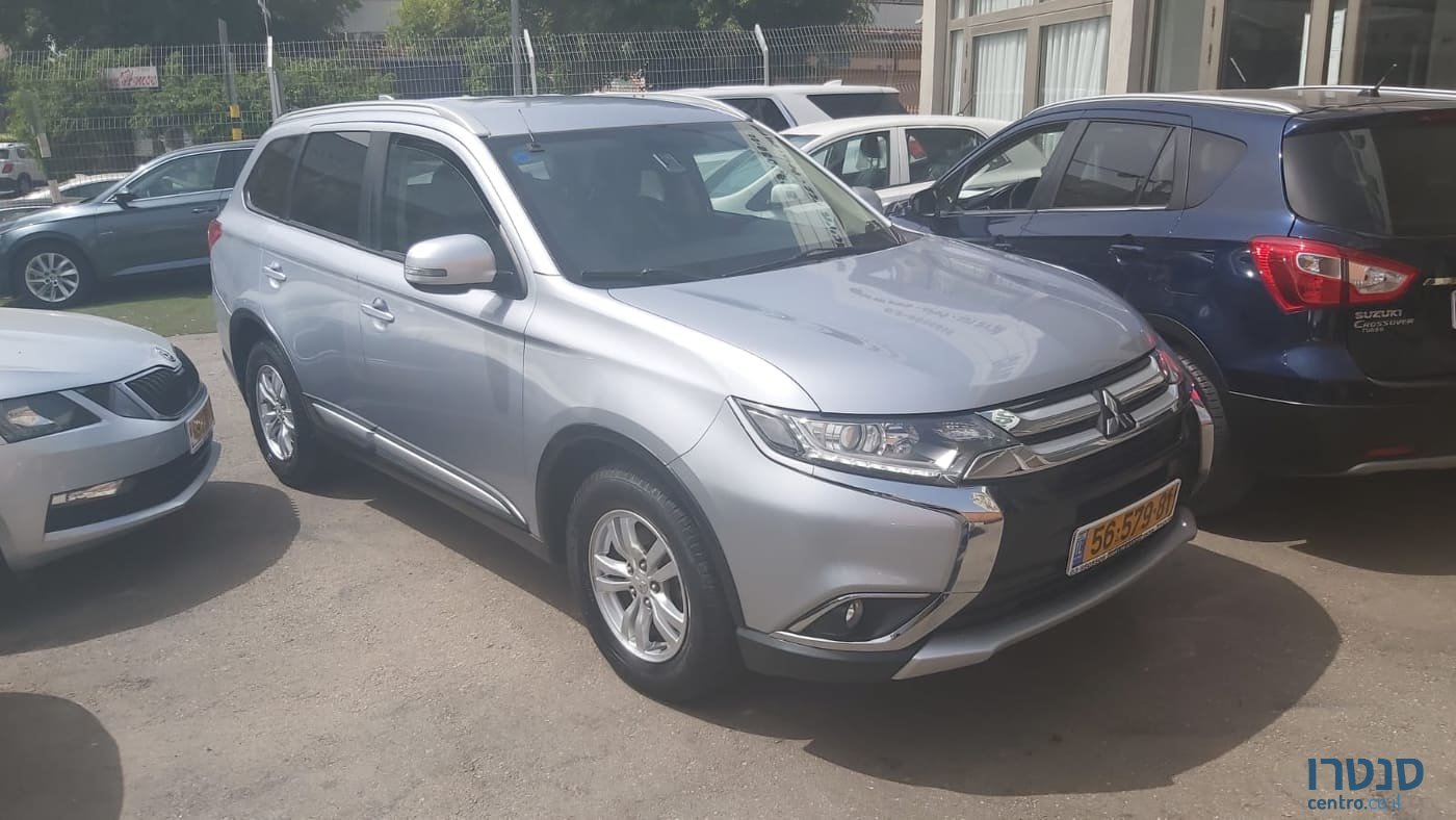 2018' Mitsubishi Outlander photo #1