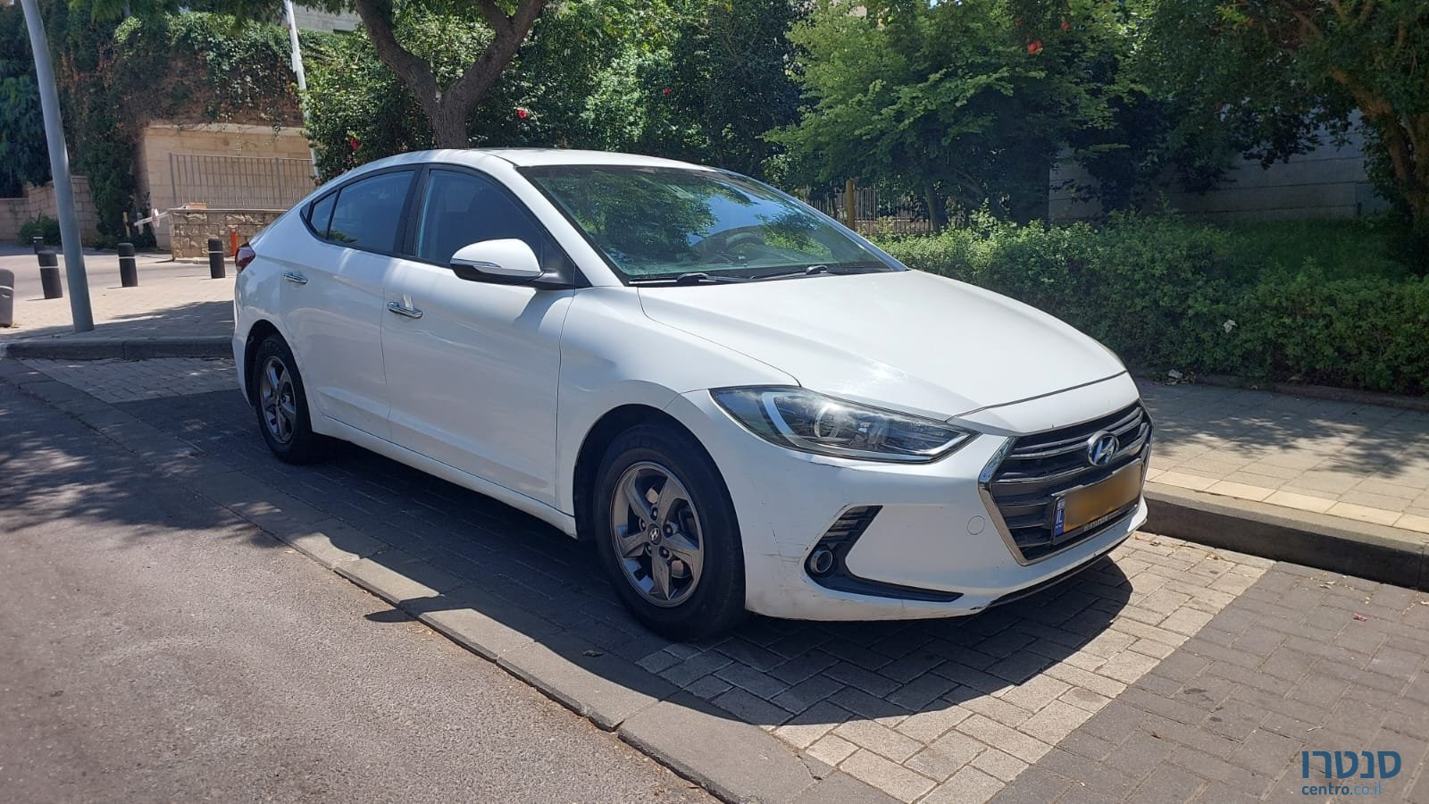 2016' Hyundai Elantra photo #1