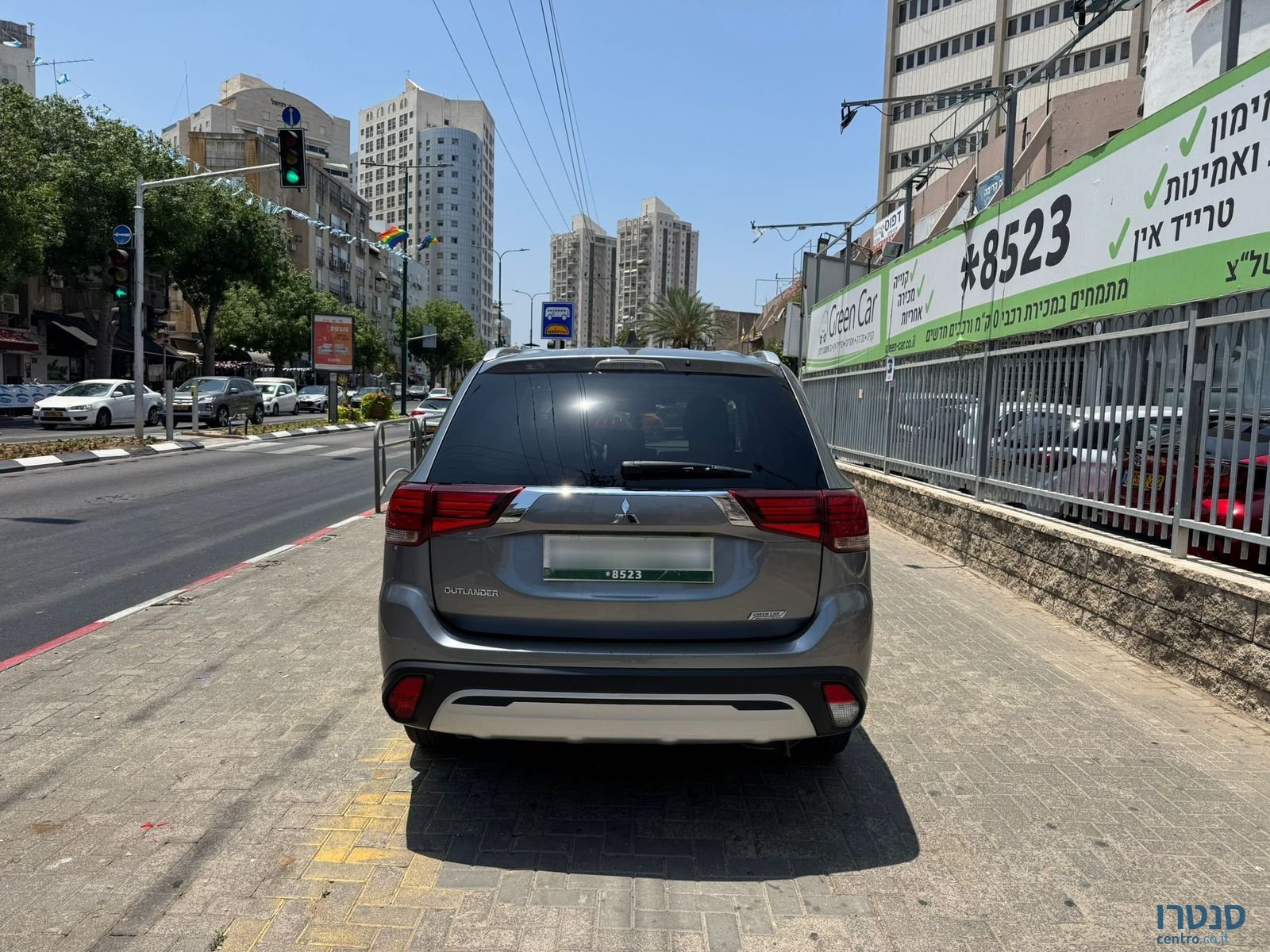 2021' Mitsubishi Outlander photo #6