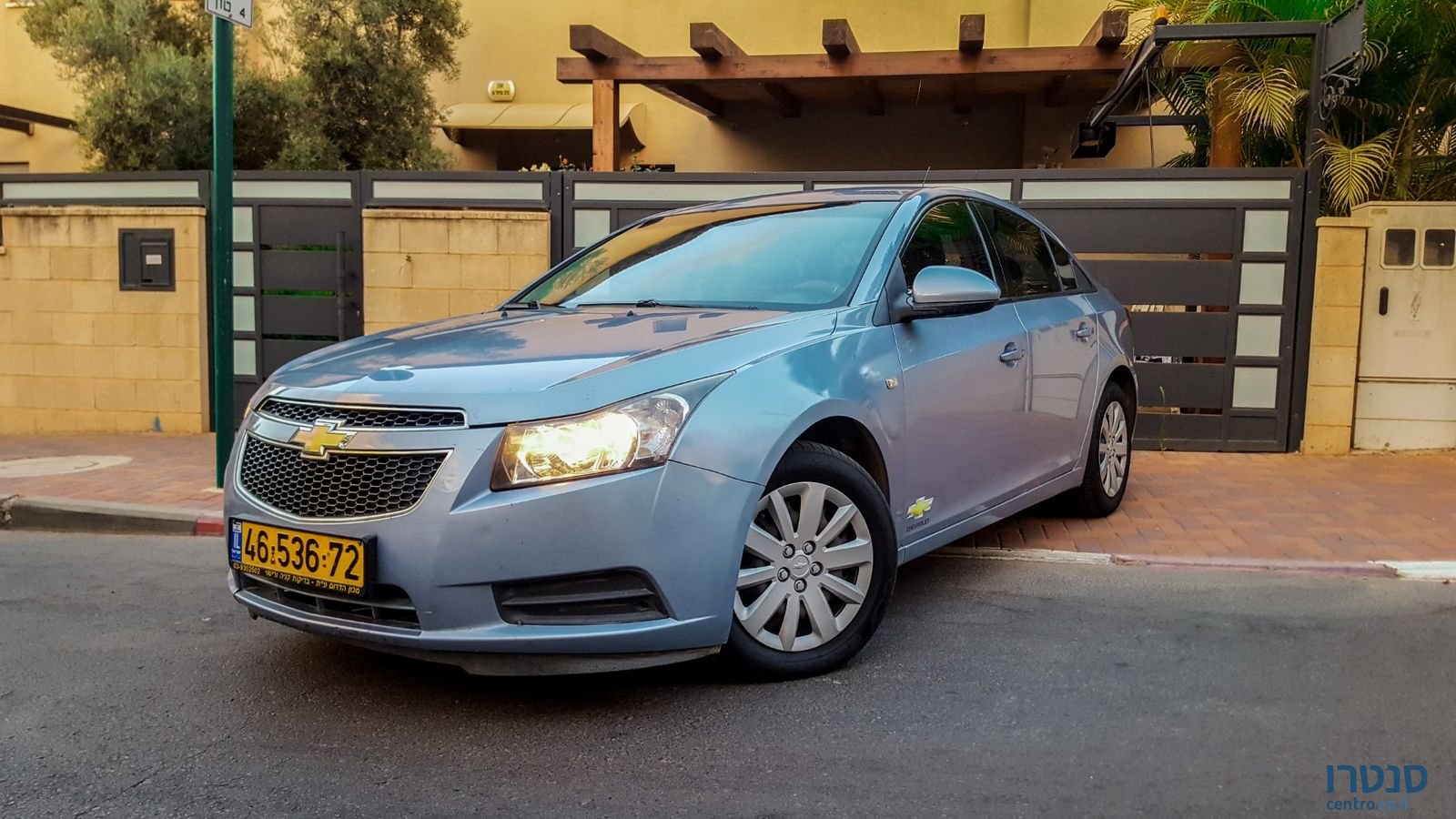 2010' Chevrolet Cruze photo #2