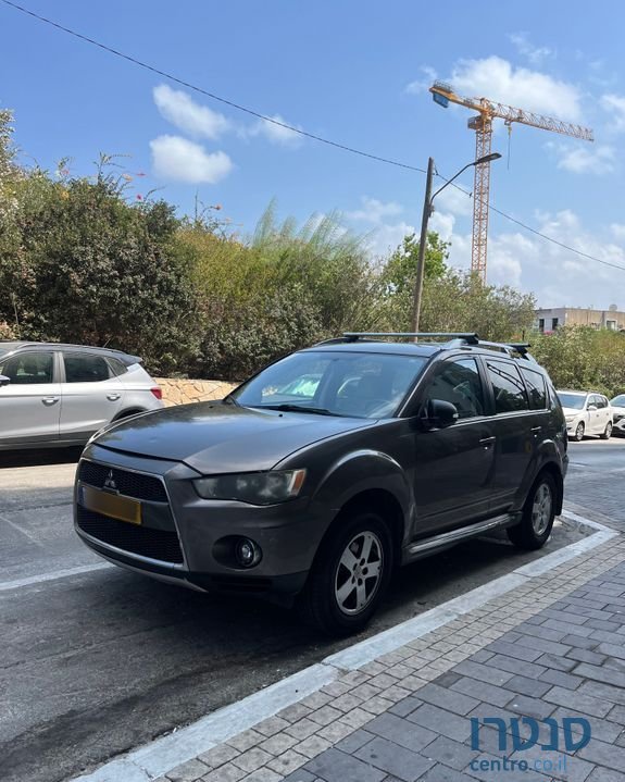 2011' Mitsubishi Outlander מיצובישי אאוטלנדר photo #2