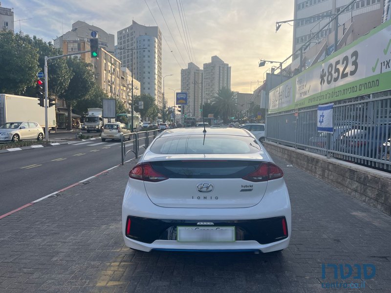 2019' Hyundai Ioniq photo #5