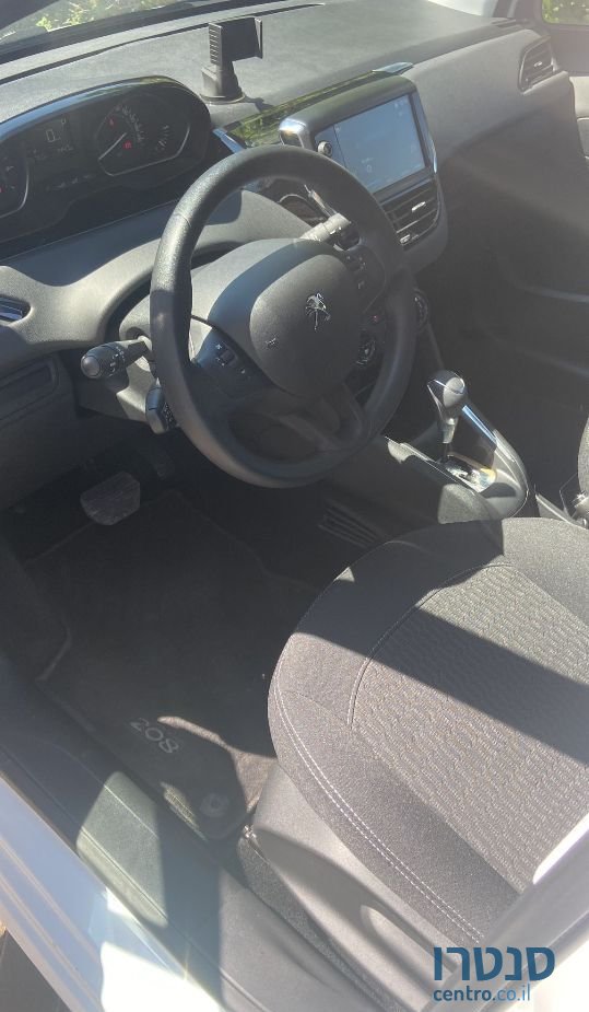 2020' Peugeot 208 פיג'ו photo #5