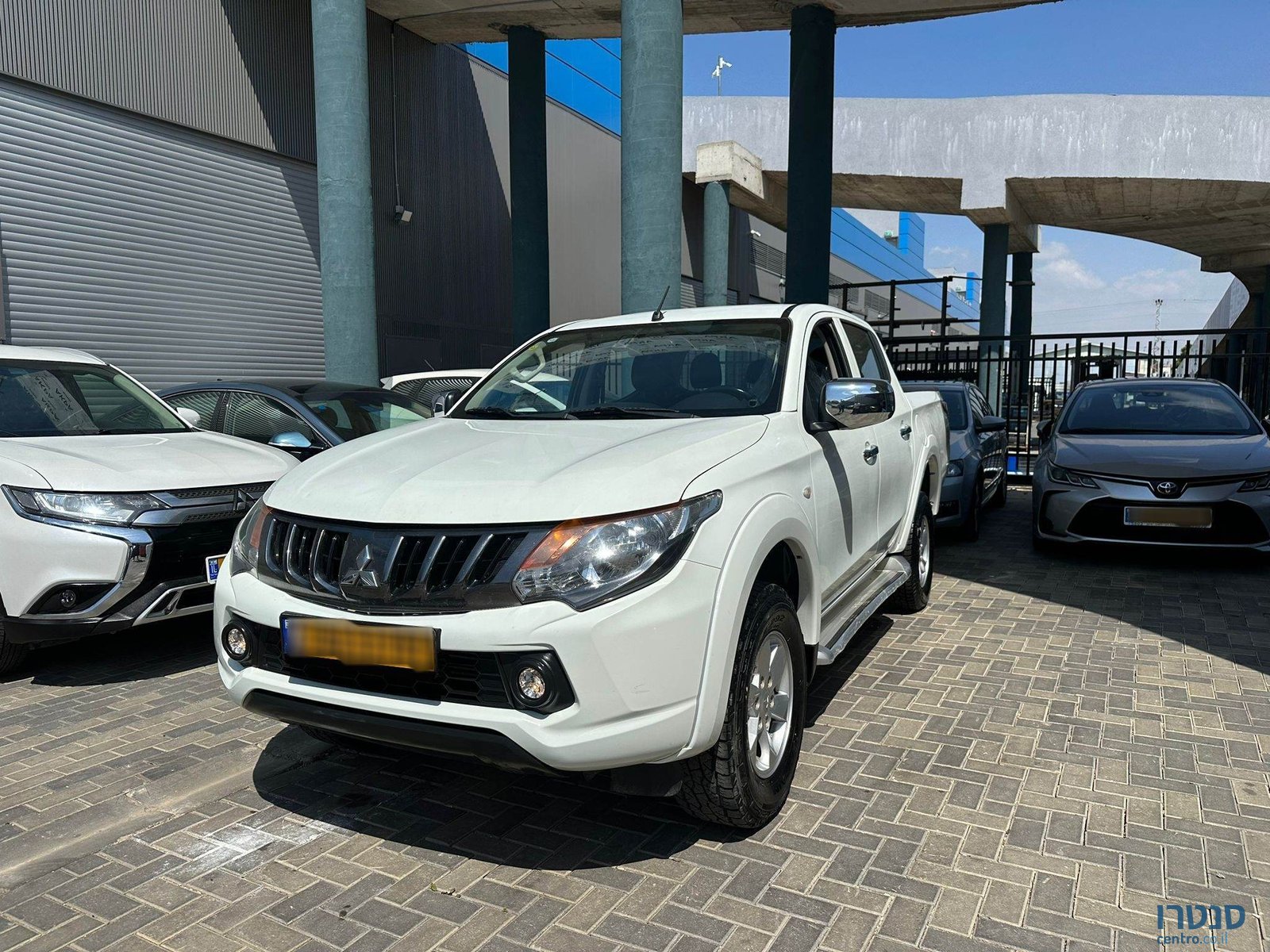2019' Mitsubishi Triton photo #1