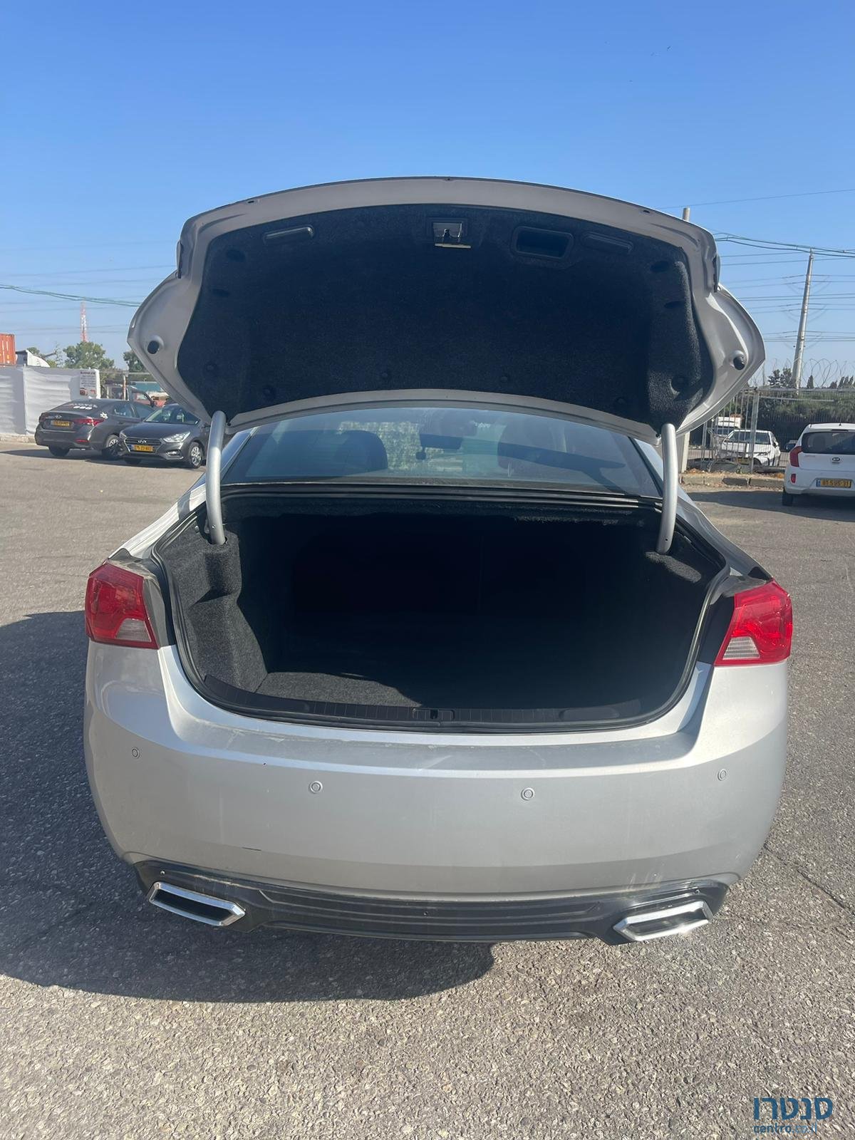 2015' Chevrolet Impala LT photo #4