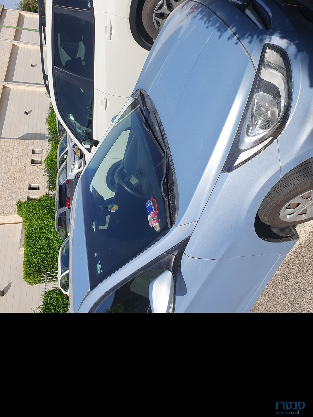 2012' Hyundai i25 יונדאי photo #1