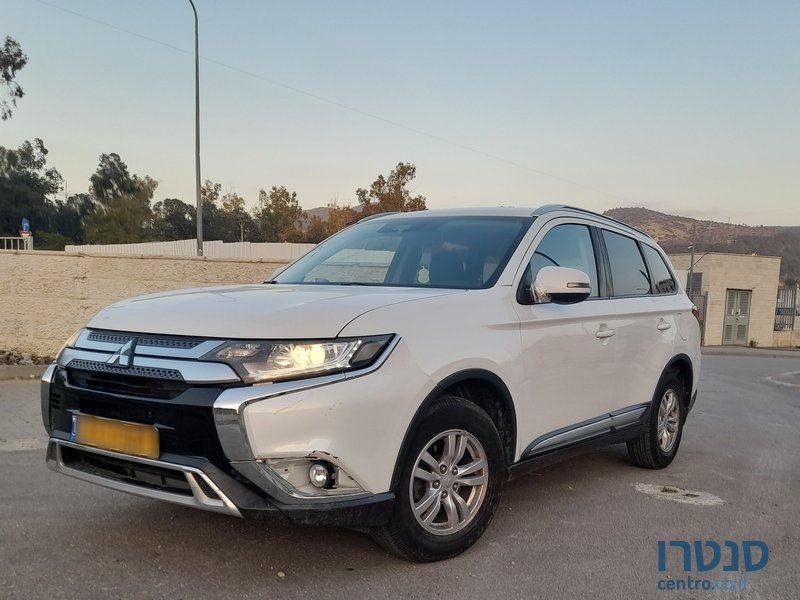 2019' Mitsubishi Outlander photo #7