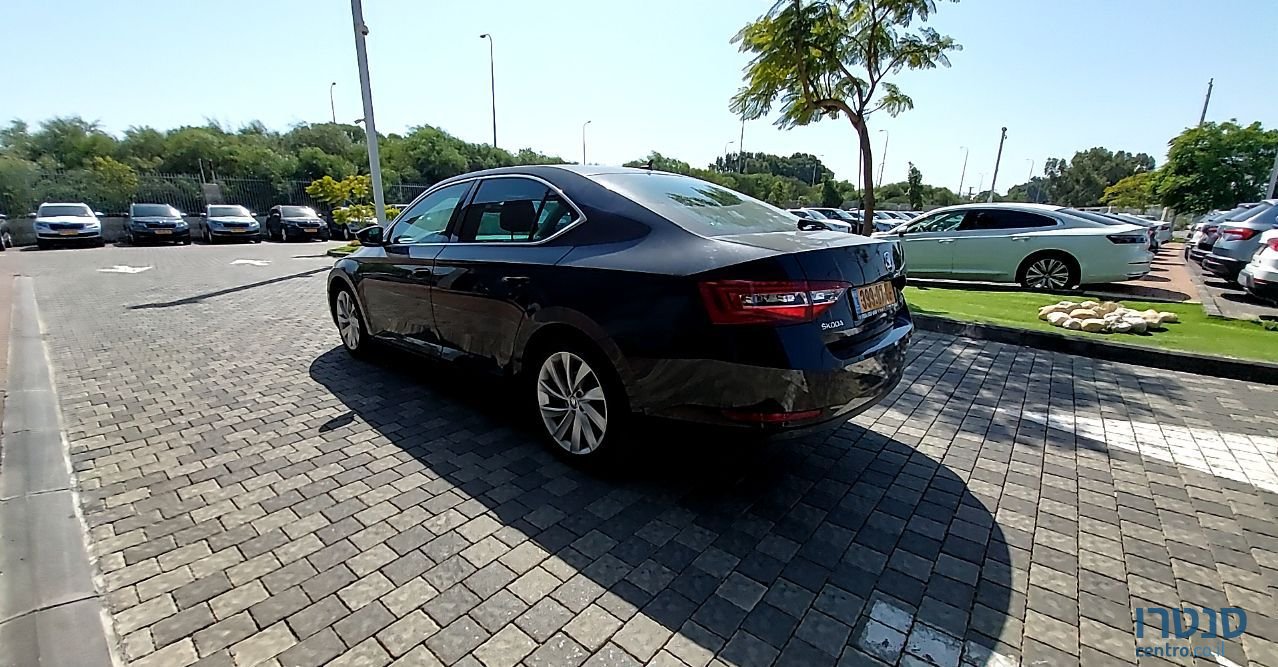 2018' Skoda Superb סקודה סופרב photo #3